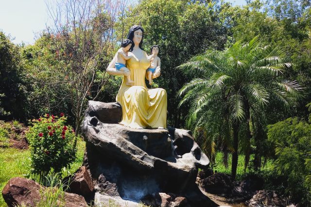 Mães